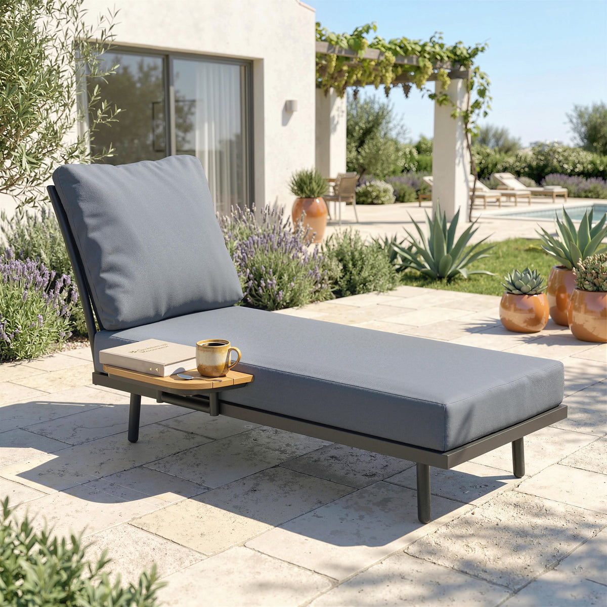 Chaise Longue de Jardin avec Coussins Lavables en Oléfine et Étagère Latérale, Cadre en Métal, 58x137x75cm, Gris