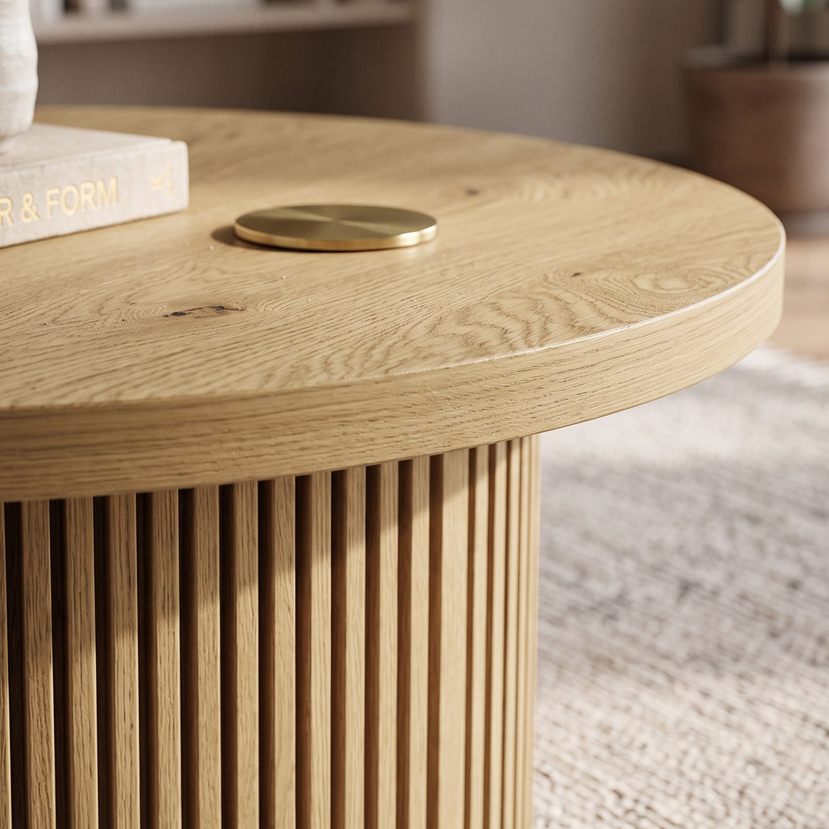Table basse ronde en bois, table de salon avec piètement cannelé, style moderne, effet bois naturel